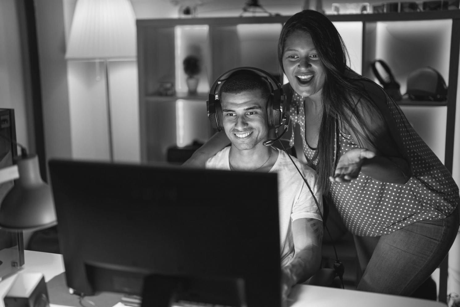 Students collaborating during Unity webinar session